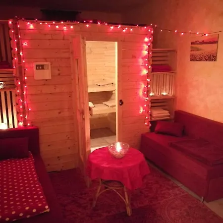 Krasberry Apartman Komen